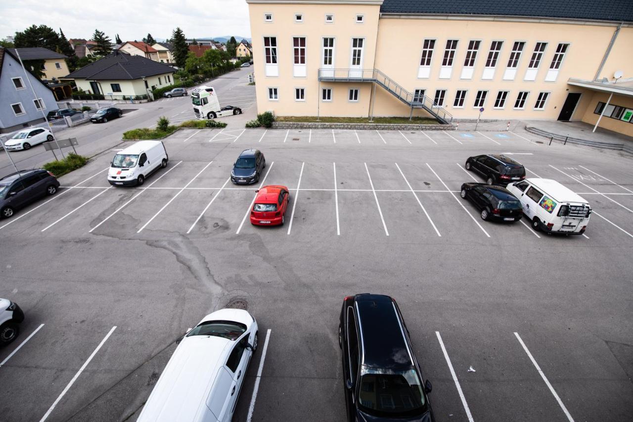 Hotel Am Limes Enns Kültér fotó