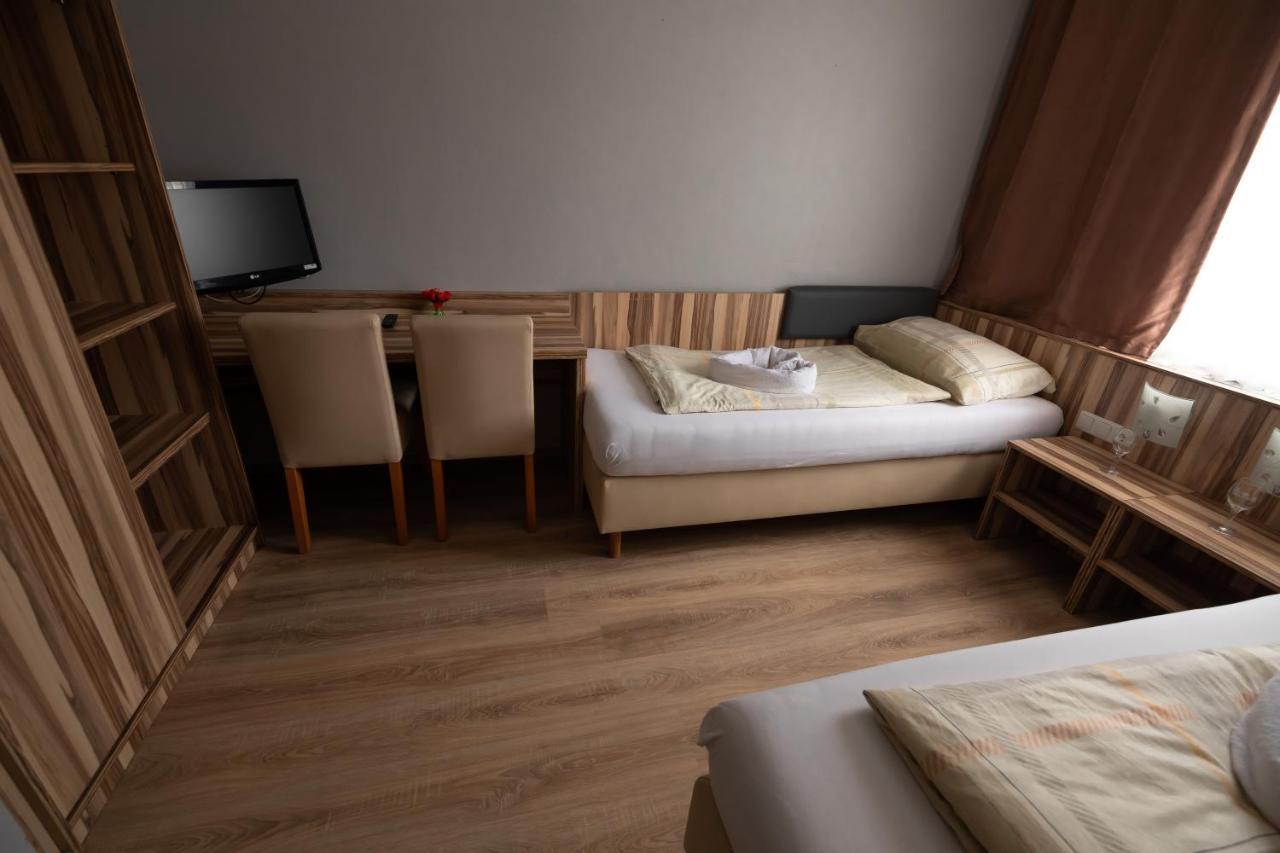 Hotel Am Limes Enns Kültér fotó