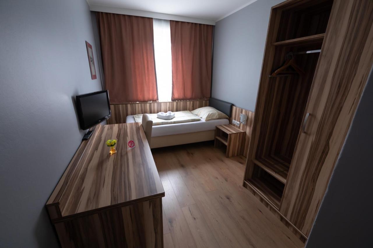 Hotel Am Limes Enns Kültér fotó