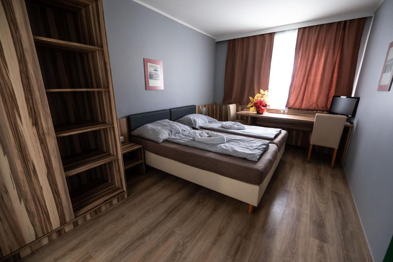 Hotel Am Limes Enns Kültér fotó