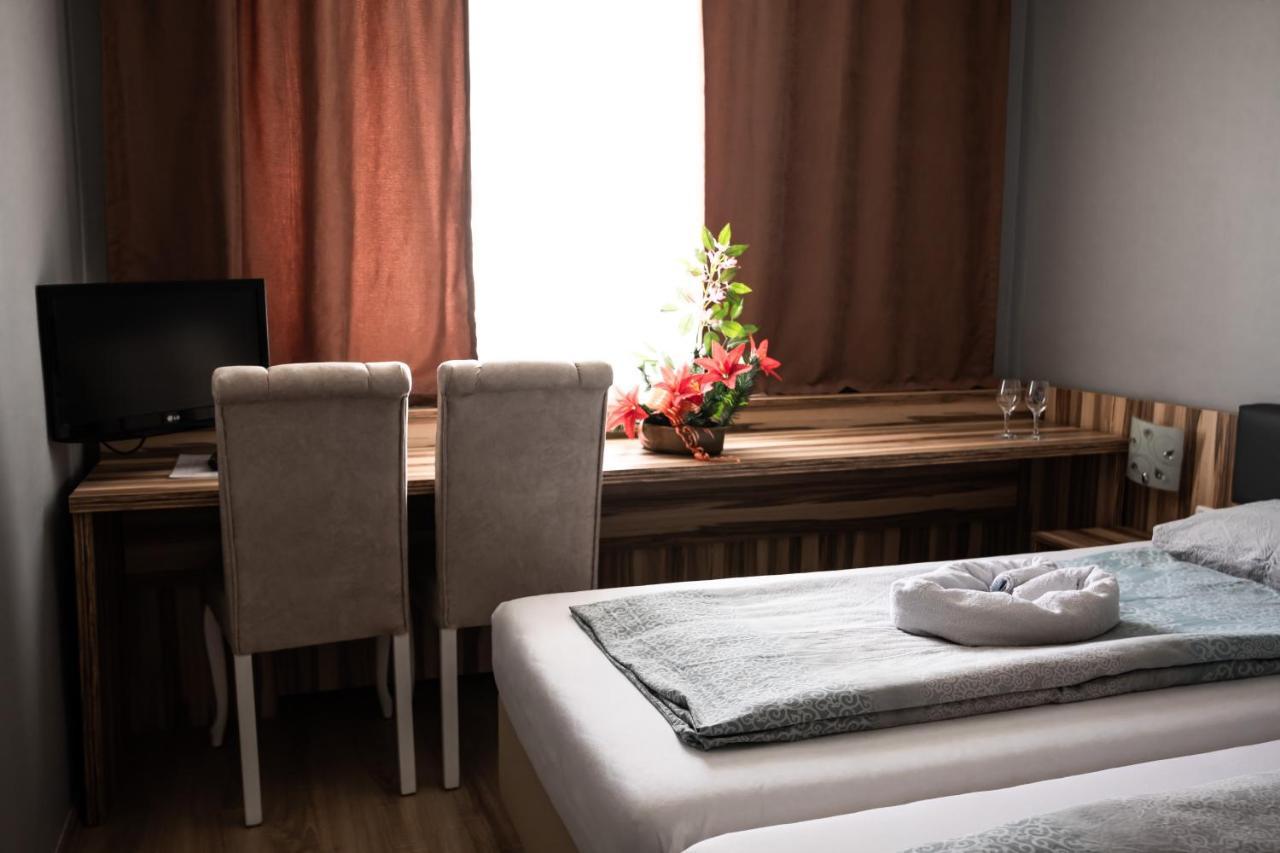 Hotel Am Limes Enns Kültér fotó