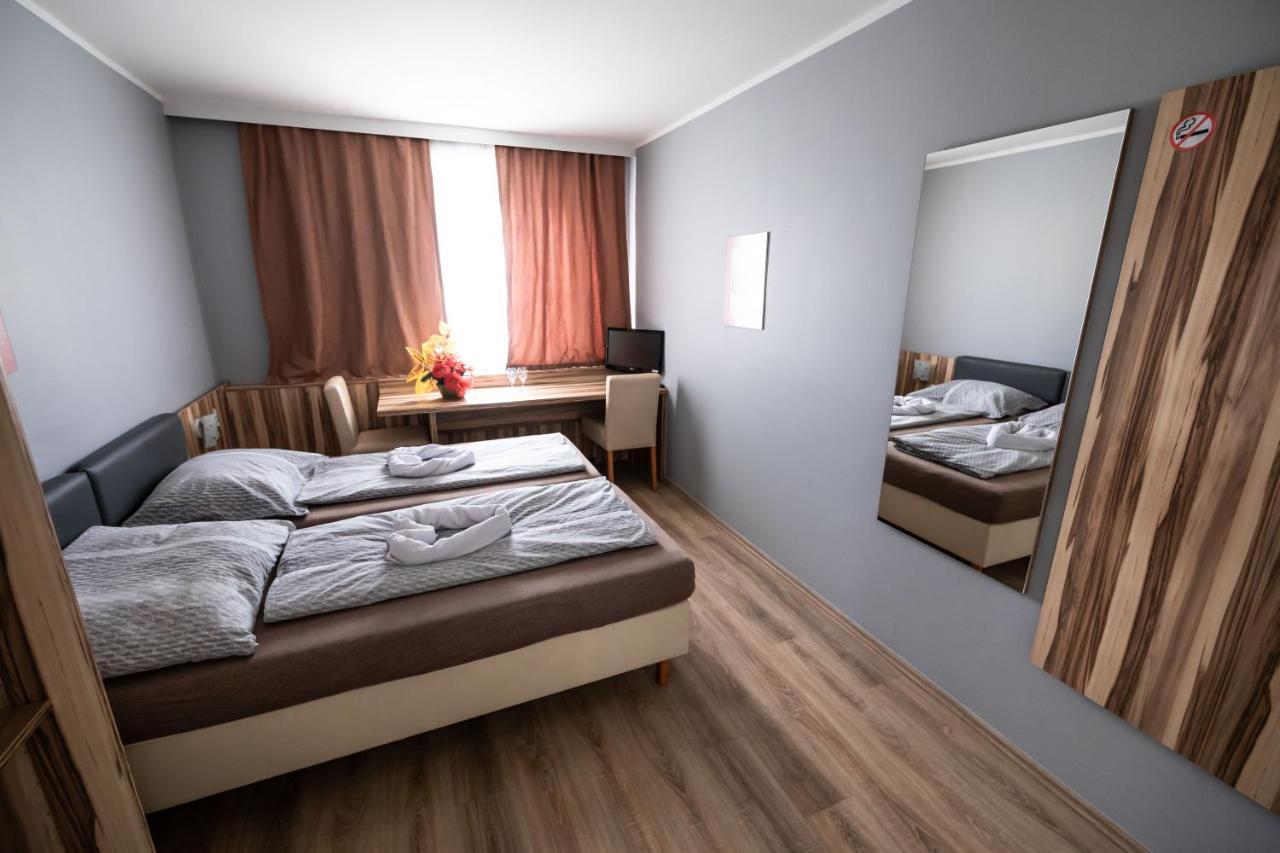 Hotel Am Limes Enns Kültér fotó