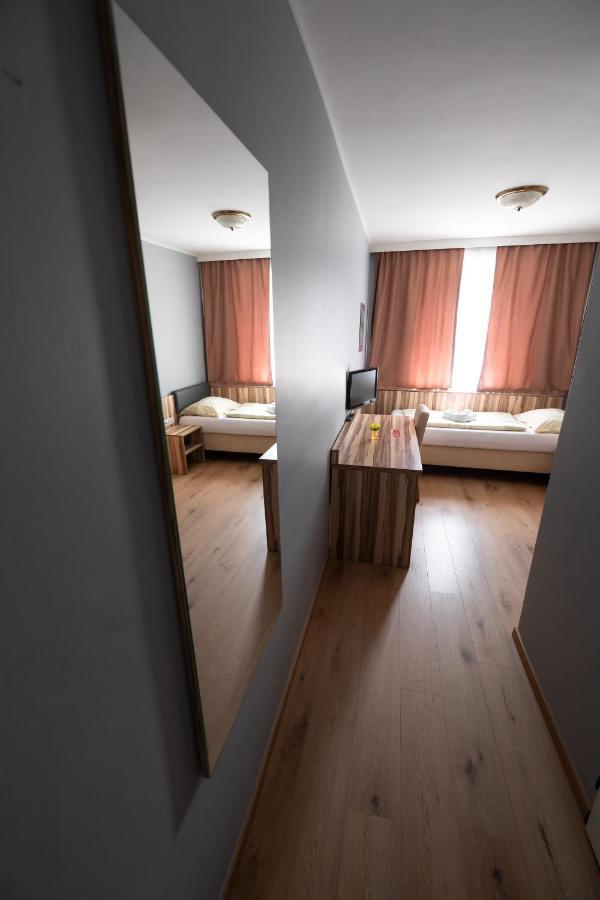 Hotel Am Limes Enns Kültér fotó