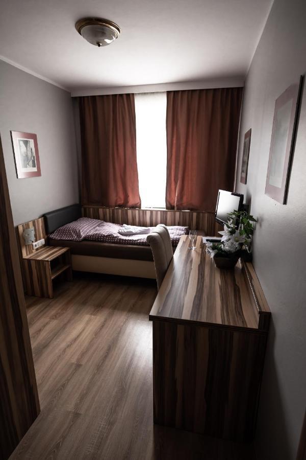 Hotel Am Limes Enns Kültér fotó